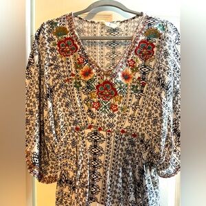 Savanna Jane 3/4 Sleeve Blouse. 17 inch across waistband. 22 long